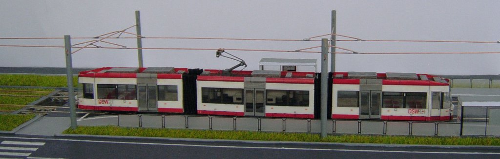 Dortmunder NGT8 bei der Haltestelleneinfahrt (Diorama).