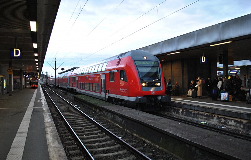 Dosto Steuerwagen, am 14.11.10 in Hannover HBF.