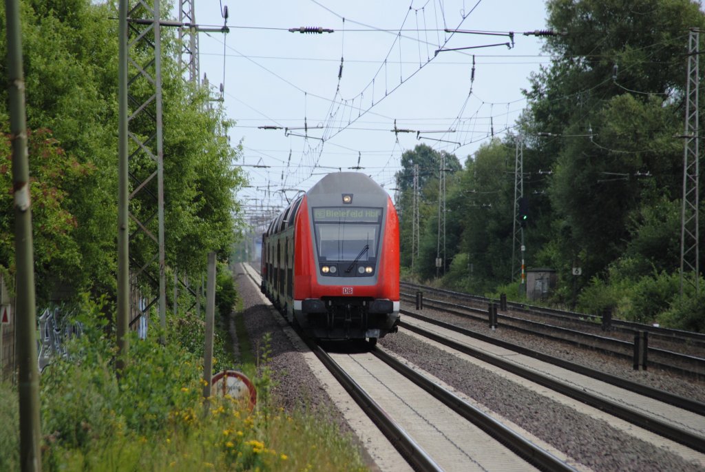 Dostosteuerwagen bei der Durchfahrt in Dedensen-Gmmer am 10.08.2010.