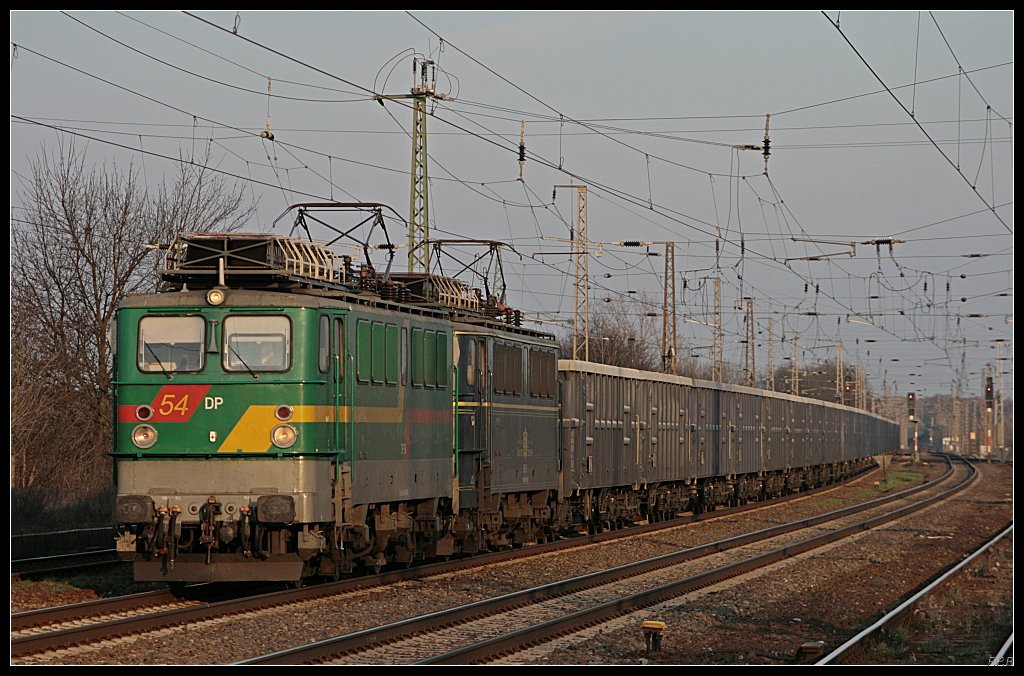DP 54 und DP 55  Orient Express  mit blauen Eanos-Wagen (NVR-Nummern 91 80 6142 150-2 D-WAB & 91 80 6142 191-6 D-WAB, beide ex SBB, ex Lokoop, ex DR, gesehen Nuthetal-Saarmund 23.03.2010)