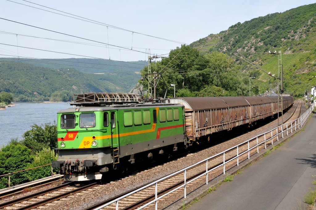 DP 68 fhrt rechtrheinisch Richtung Sden. Aufgenommen am 17/06/2011 bei St.Goarshausen.