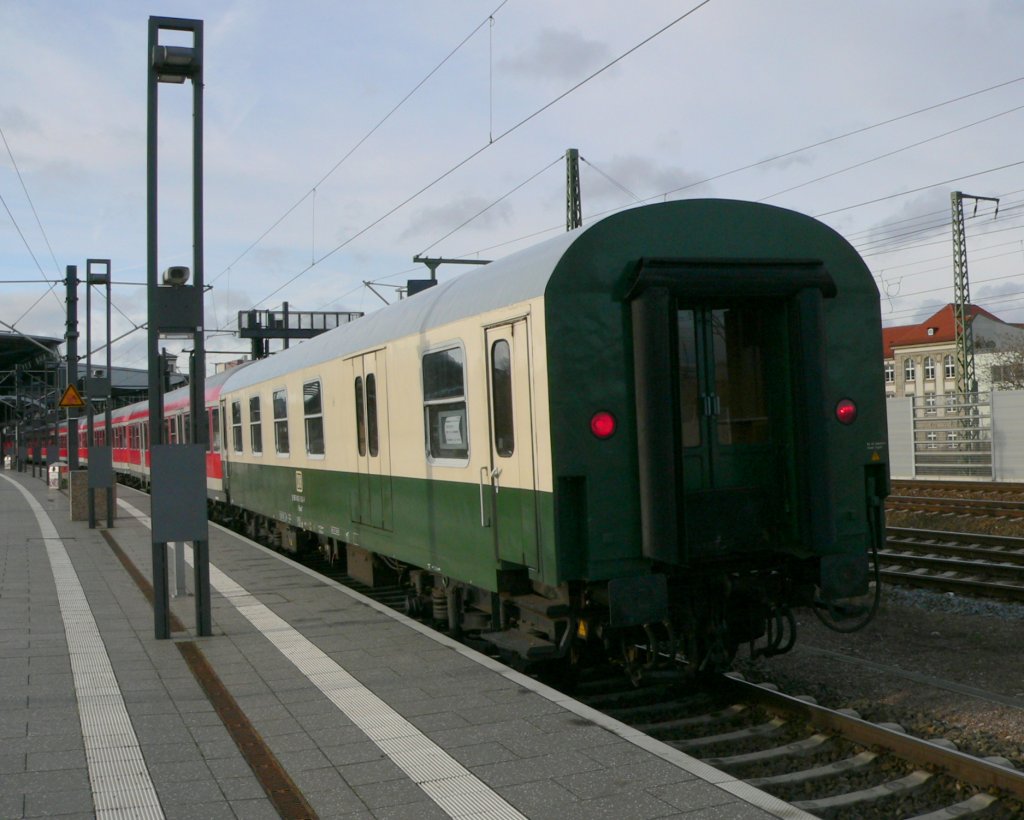 DR 50 80 82-13 542-9 BDwsb von DB Regio Thringen am RE 3359 nach Schweinfurt Hbf, in Erfurt Hbf; 28.11.2009 