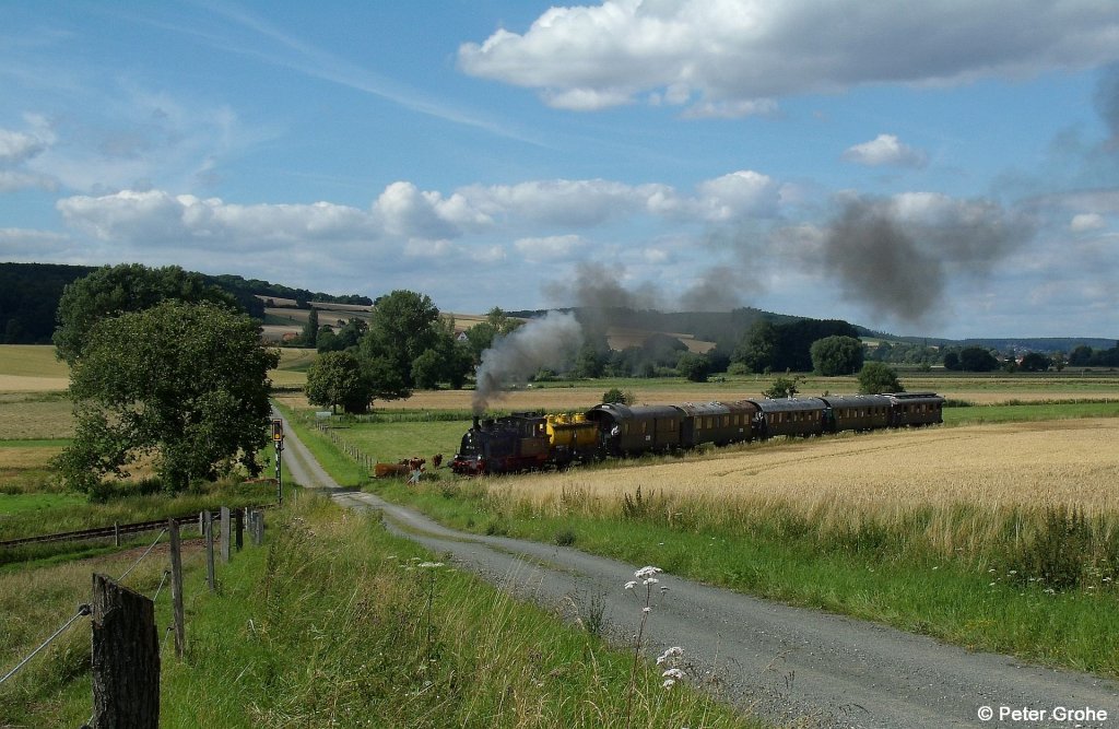 DR 89 7513 vor Sonderzug Derneburg - Bornum, ex KBS 241 Derneburg – Seesen, fotografiert bei Bornum am 22.07.2012