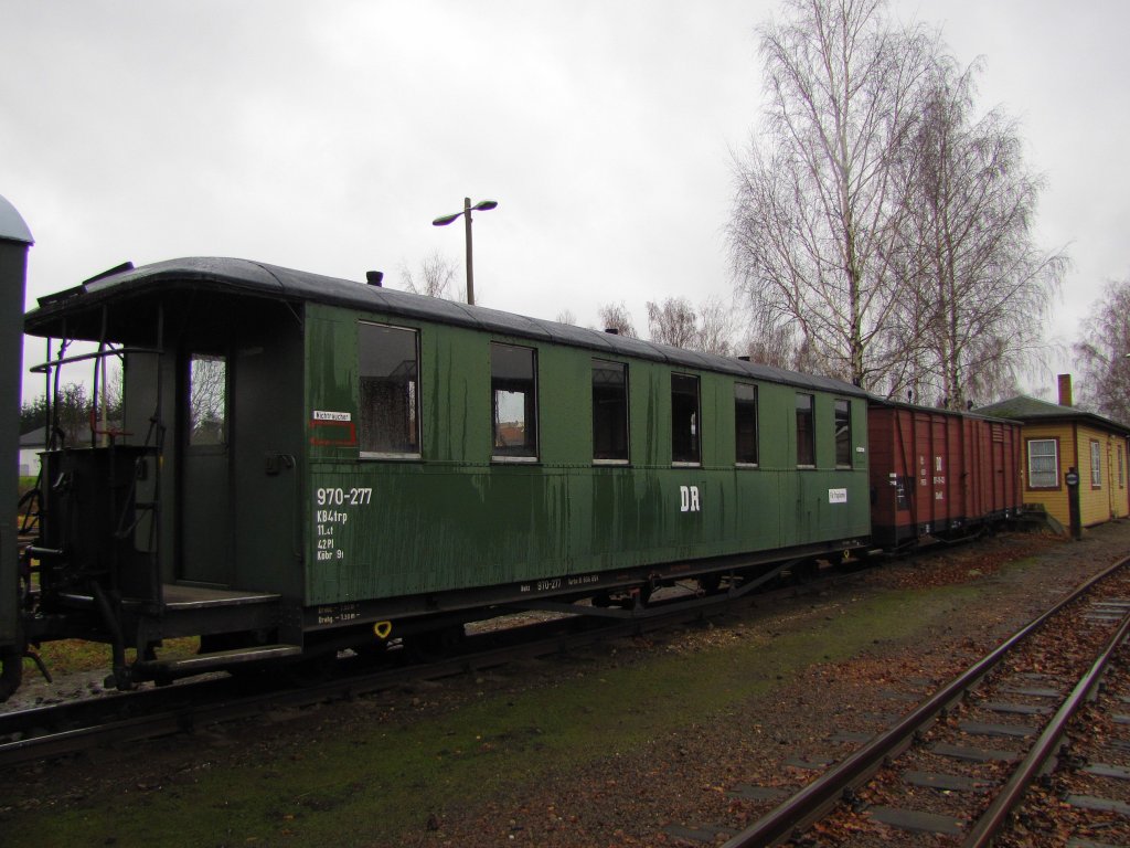 DR 970-277 KB4trp im Bf Mgeln; 02.01.2012