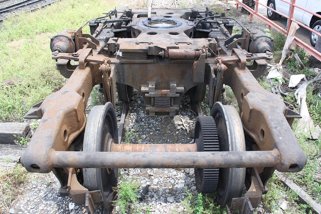 Drehgestell 1 ohne Fahrmotor 3 der GEK 4038 (Co'Co', de, General Electric, Bj.1963, Fab.Nr. 34887) am 19.Mai 2012 im Depot Thon Buri.
