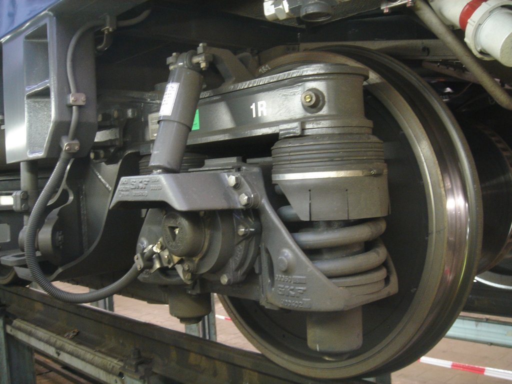 Drehgestell eines DTZ der Zrcher S-Bahn. 

Gesehen am Tag der offenen Tr vom 19. September 2009 in der Unterhaltsanlage Oberwinterthur.