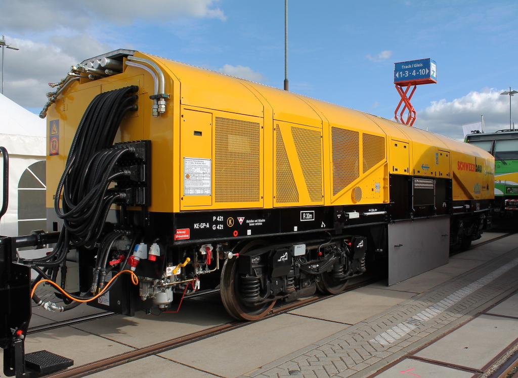 Drehhobel der Fa. Schweerbau (Schweres Nebenfahrzeug D-SBAU 99 80 9427 010-0) auf der der InnoTrans 2012 am 23.09.2012 in Berlin.