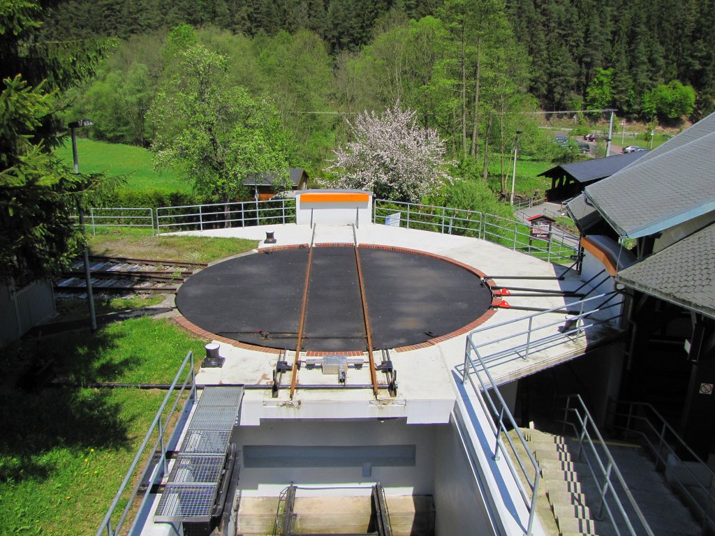 Drehscheibe der Oberweibacher Bergbahn in der Talstation Obstfelderschmiede; 22.05.2010