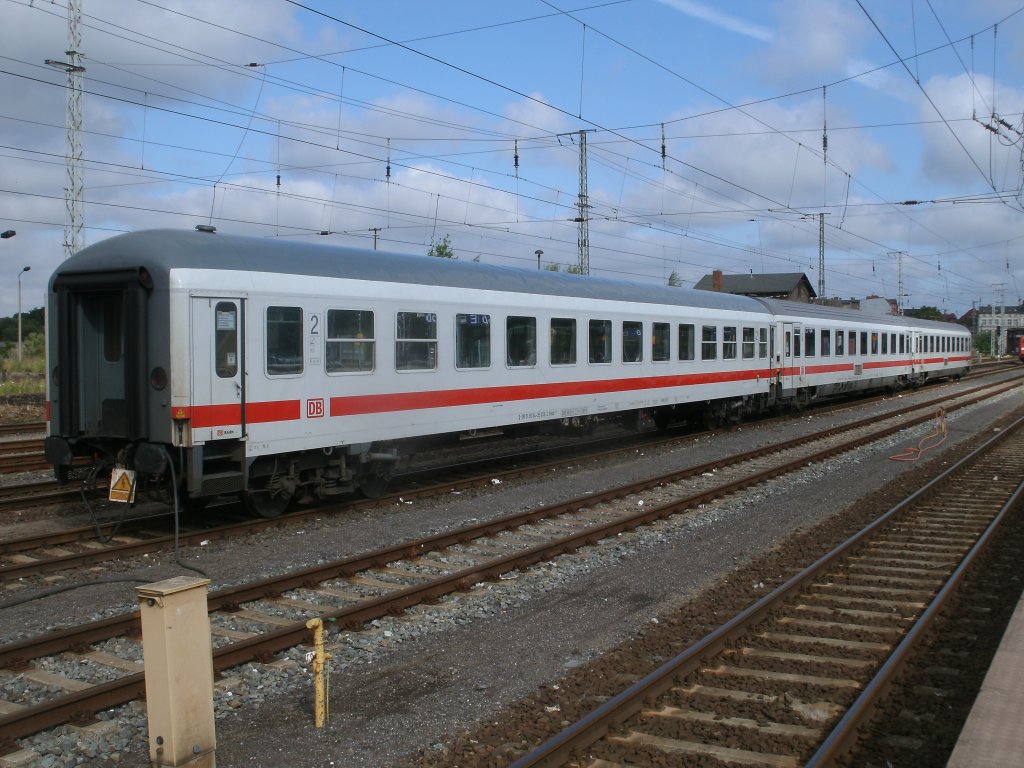 Drei abgestellte IC-Wagen,am 16.Juli 2011,in Stralsund. 