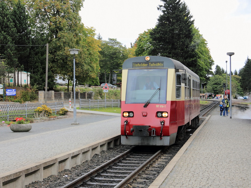 Drei Annen Hohne am 22. September 2012,  187 016-1 als HSB 8906 in Richtung Eisfelder Thalm�hle.              