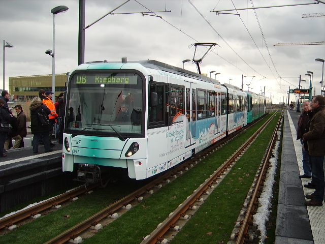 Drei neue U5 Wagen in Frankfurt Riedberg bei der Erffnung der Linien 
U8 und U9 am 12.12.10
