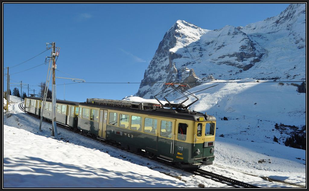 Drei Wochen spter an fast gleicher Stelle hat sich die Landschaft verndert. Triebwagen 108 der WAB vor dem Eiger. (13.11.2012)