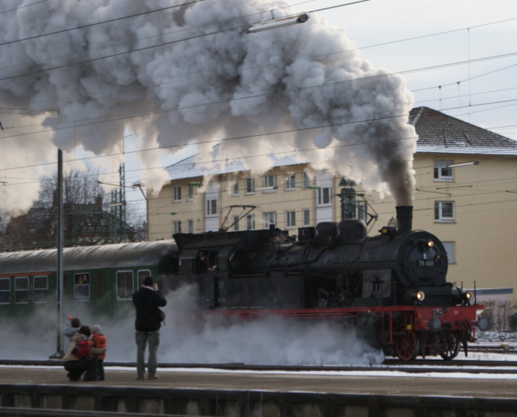 Dreiknigsdampf 2010.Am Tbingen Hbf 03.01.2010 um 9:22 ist die Tenderdampflokomotive 78 468 noch Sigmaringen abgefahren.