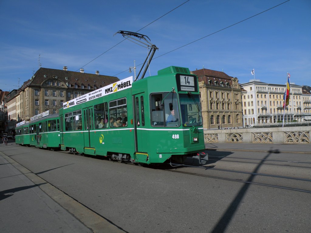 Dreiwagenzug auf der Linie 14. Be 4/4 498 fhrt ber die Mittlere Brcke zur Haltestelle Rheingasse. Die Aufnahme stammt vom 11.09.2010.