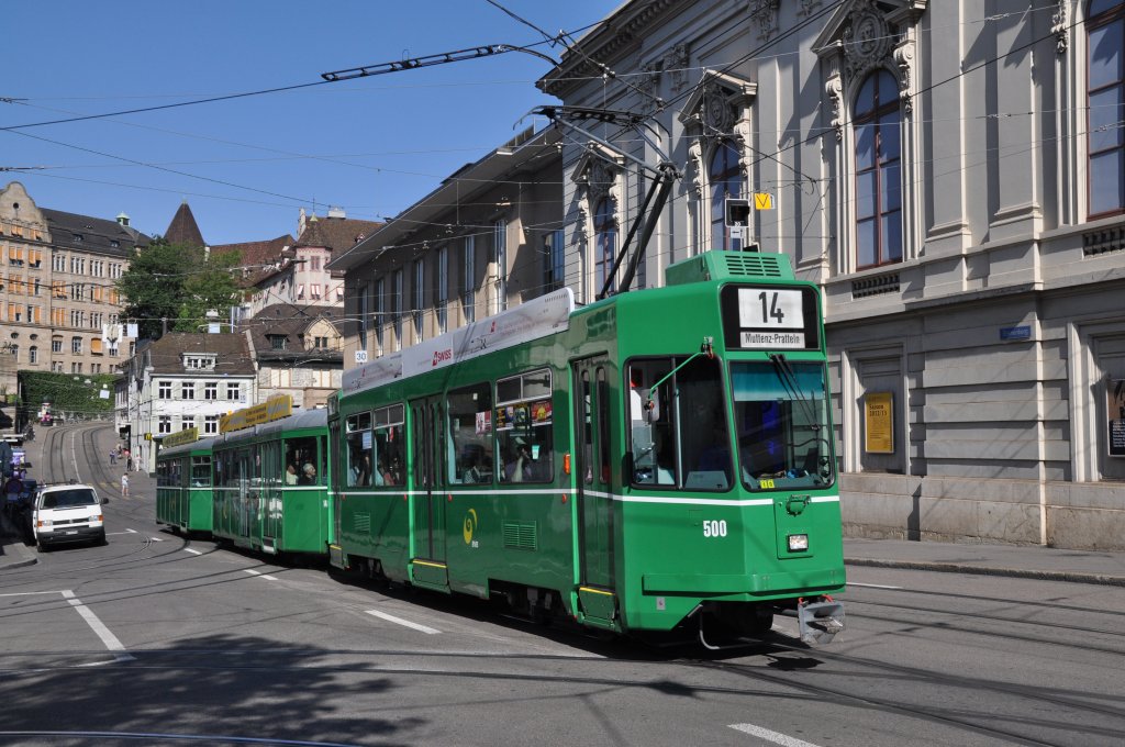 Dreiwagenzug auf der Linie 14 mit dem Be 4/4 500 an der Spitze fhrt Richtung Haltestelle Bankverein. Die Aufnahme stammt vom 15.08.2012.