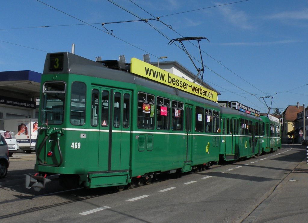 Dreiwagenzug auf der Linie 3 fhrt zur Haltestelle Salinenstrasse. Die Aufnahme stammt vom 26.05.2012.