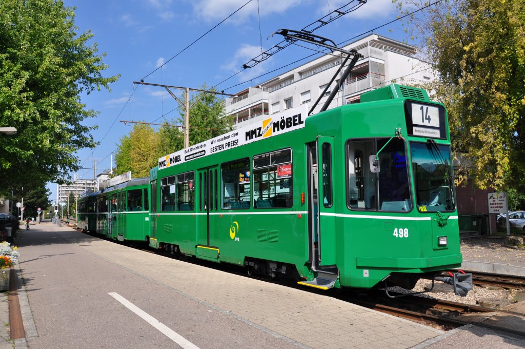 Dreiwagenzug mit dem Be 4/4 498 an der Ankunftshaltestelle der Linie 14 in Pratteln. Die Aufnahme stammt vom 14.08.2011.