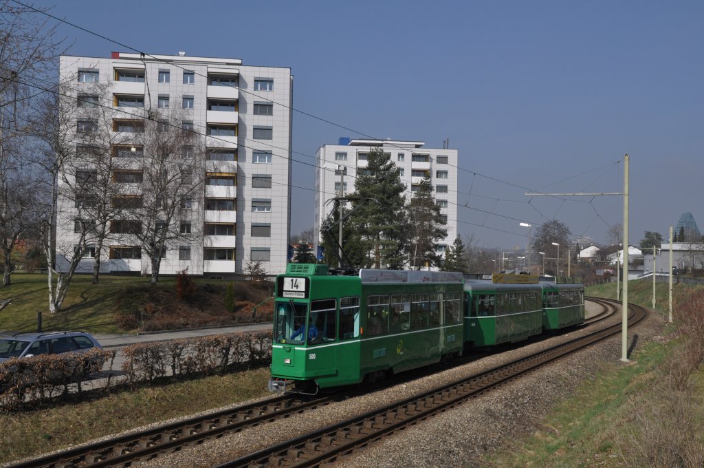 Dreiwagenzug mit dem Be 4/4 500, dem B4S 1484 und dem B4 1483 auf der Linie 14 zwischen den Haltestelle Feidorf und Kppeli. Die Aufnahme stammt vom 13.03.2012.