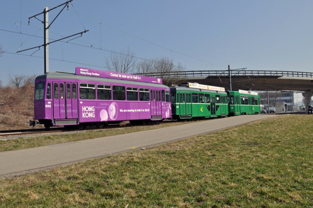 Dreiwagenzug mit dem Be 4/4 484, dem B4S 1487 und dem B4 1446 auf der Linie 14 fahren zur Haltestelle Lachmatt. Die Aufnahme stammt vom 13.03.2012.