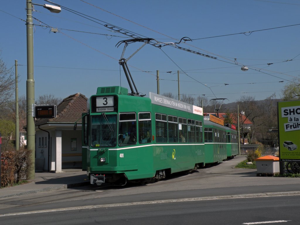 Dreiwagenzug mit dem Be 4/4 491 an der Spitze auf der Linie 3 an der Endstation Birsfelden Hard. Die Aufnahme stammt vom 26.03.2012.