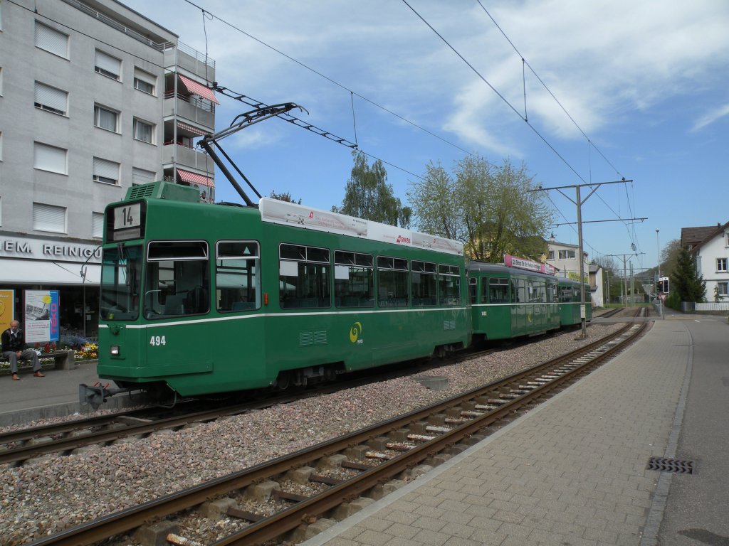 Dreiwagenzug mit dem Be 4/4 494 und dem B4S 1492 und dem B4 1474 auf der Linie 14 an der Endstation in Pratteln. Die Aufnahme stammt vom 28.04.2012.