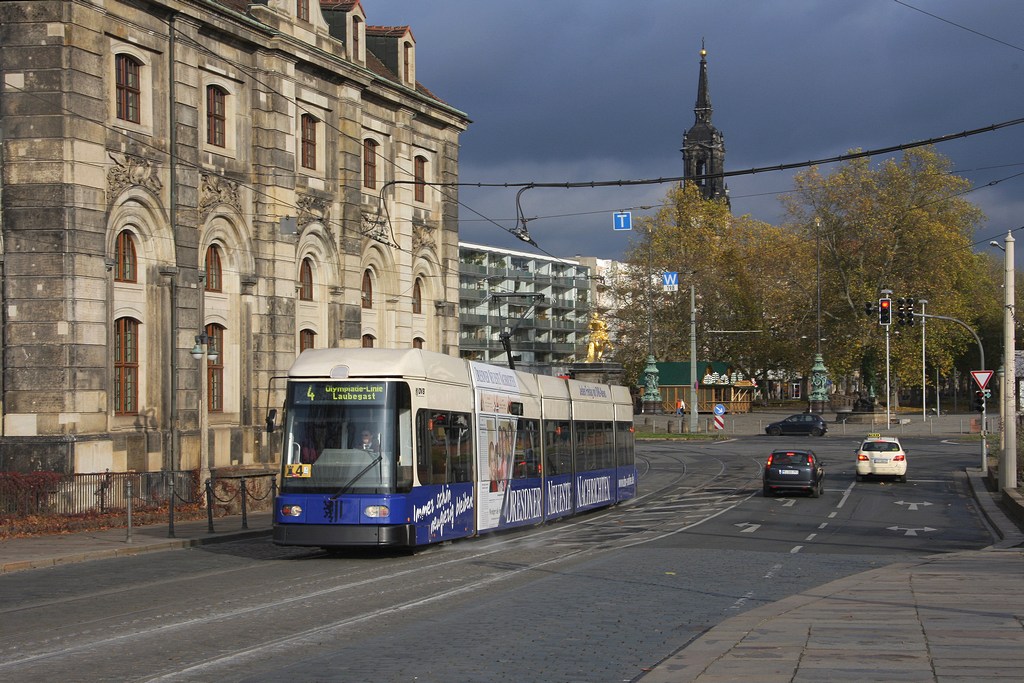 Dresden - DVB/Linie 4 - 2501 bei Hst. Neustdter Markt am 16.11.2008