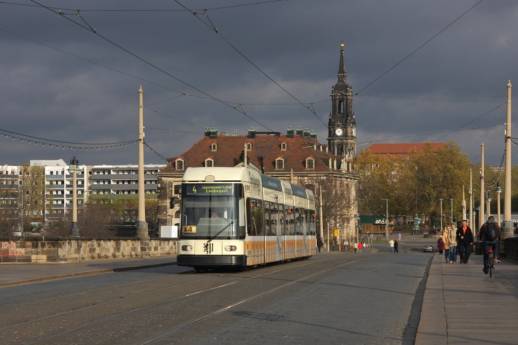 Dresden - DVB/Linie 4 - 2514 auf der Augustusbrcke am 16.11.2008