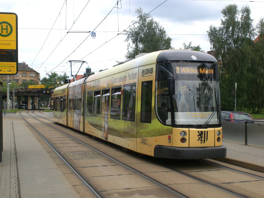 Dresden: Straenbahnlinie 3 nach Wilder Mann an der Haltestelle Leipziger Vorstadt Liststrae.(28.7.2011)