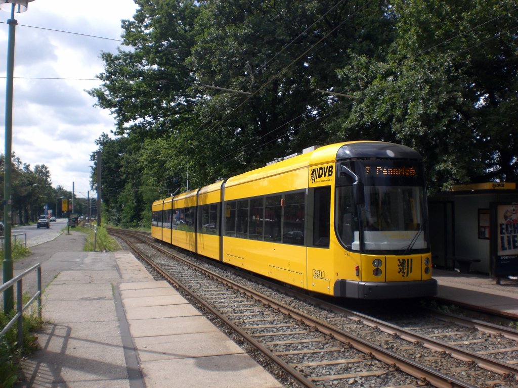 Dresden: Straenbahnlinie 7 nach Pennrich Gleisschleife am S-Bahnhof Alberstadt Industriegelnde.(18.8.2010)
