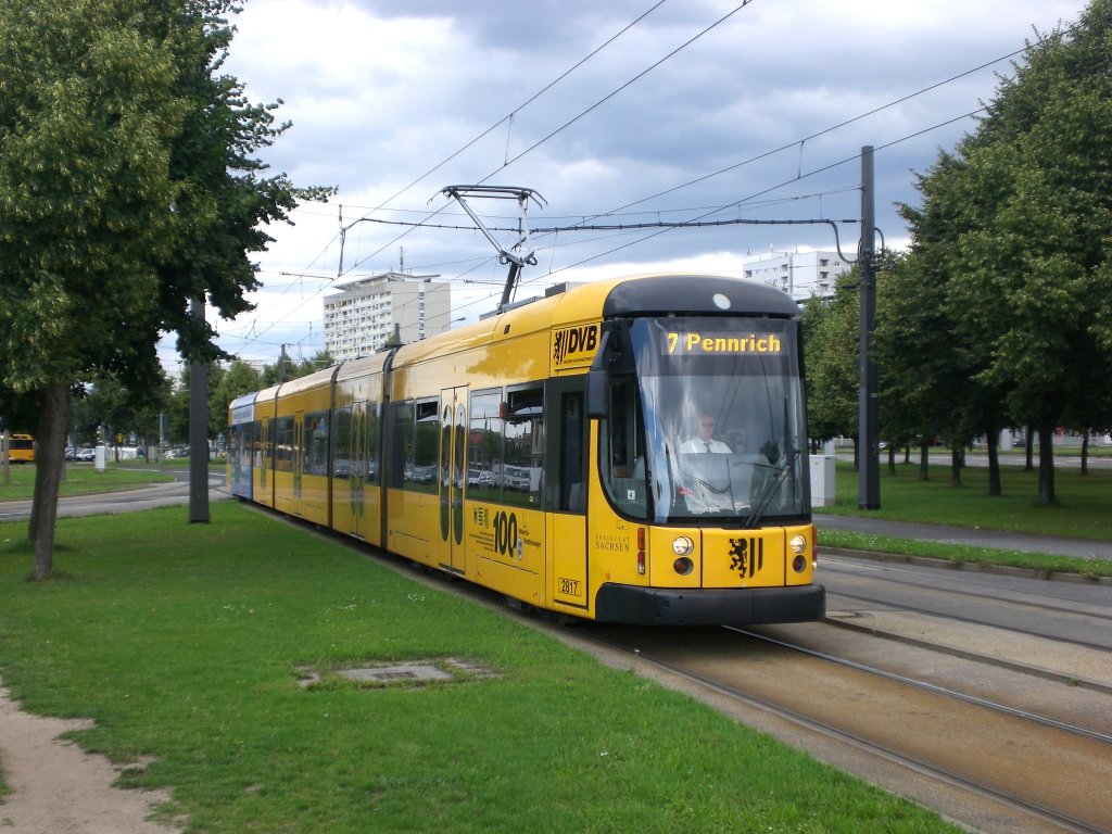 Dresden: Stra�enbahnlinie 7 nach Pennrich Gleisschleife an der Haltestelle Walpurgisstra�e.(24.7.2011)