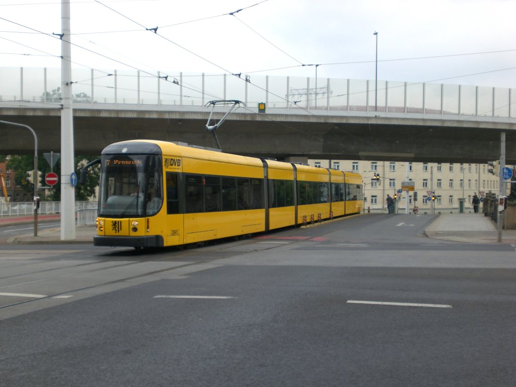 Dresden: Straenbahnlinie 7 nach Pennrich Gleisschleife an der Haltestelle Lbtau Tharandter Strae.(29.7.2011)