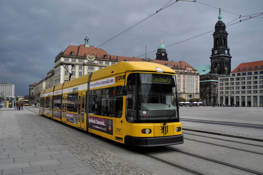 Dresden: Wagen 2517 am 11.04.12 am Altmarkt