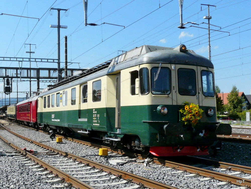 DSF - Extrazug mit dem Triebwagen BDe 4/4 80 mit dem Speisewagen WR 10105 sowie mit dem Steuerwagen ABt 12 bei der ausfahrt aus dem Bahnhof Lenzburg am 20.08.2011