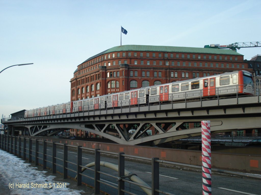DT3 - Doppelzug am  5.1.2011, ausfahrend Baumwall nach Rdingsmarkt, auf dem in 2010 neuerstellten Viadukt.