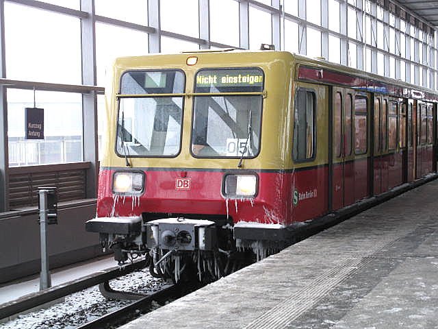  Du hast ja Trnen unter Deinen Ahahaugen....... 
Bhf.Bln-Sdkreuz 10.1.2010