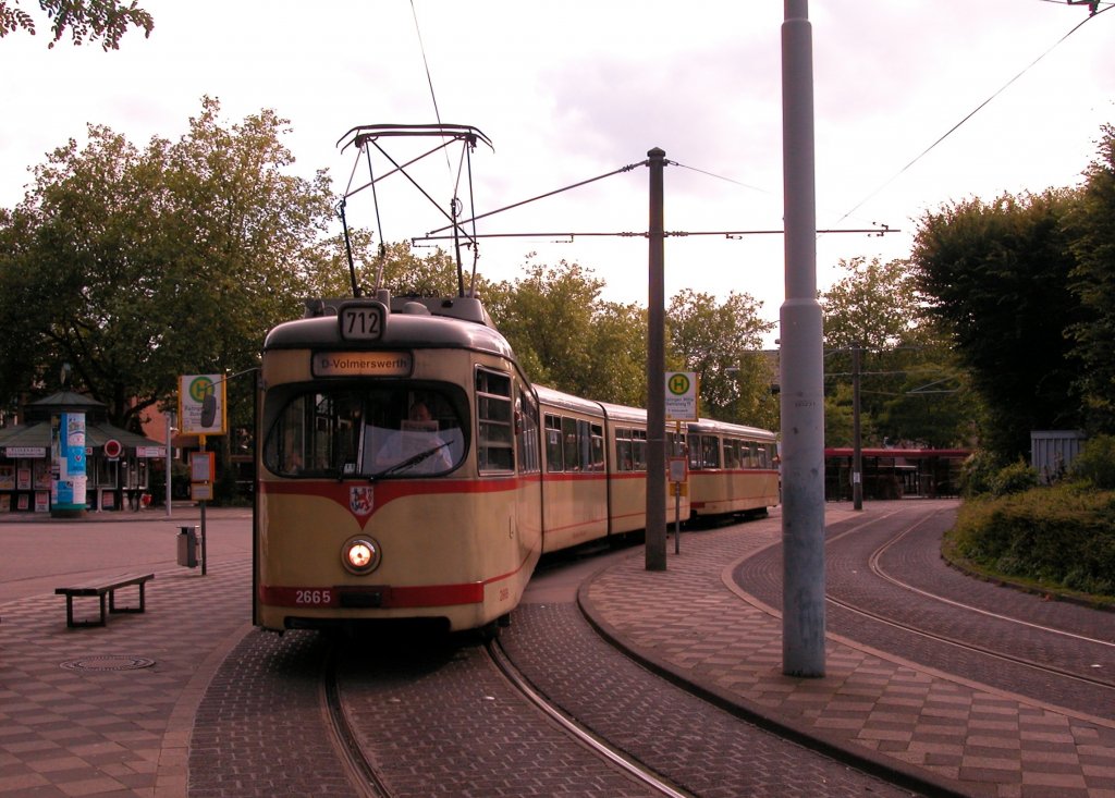 Düsseldorf RBG SL 712 (GT8 2665) Ratingen Mitte, Düsseldorfer Platz am 13. Juli 2009.