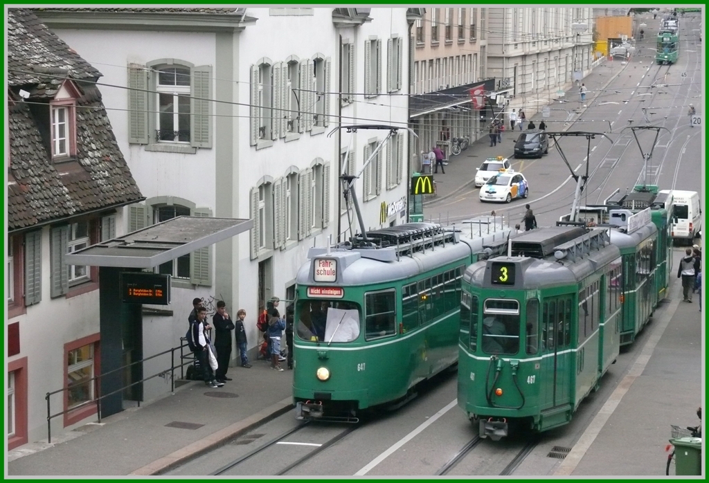 Duewag Be 4/6 467 verkehrt als Fahrschultram am Barfsserplatz in Basel. (15.09.2010)
