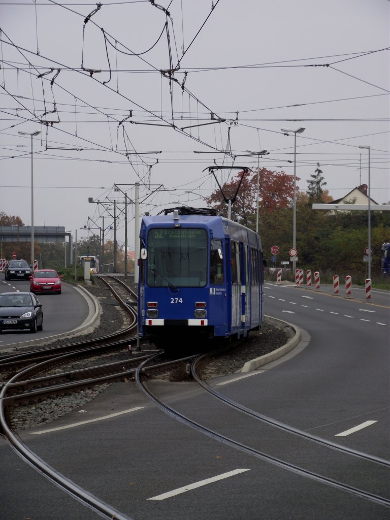 D�wag M8C in Mainz Hechtsheim am J�gerhaus auf der Linie 52 unterwegs am 02.11.11