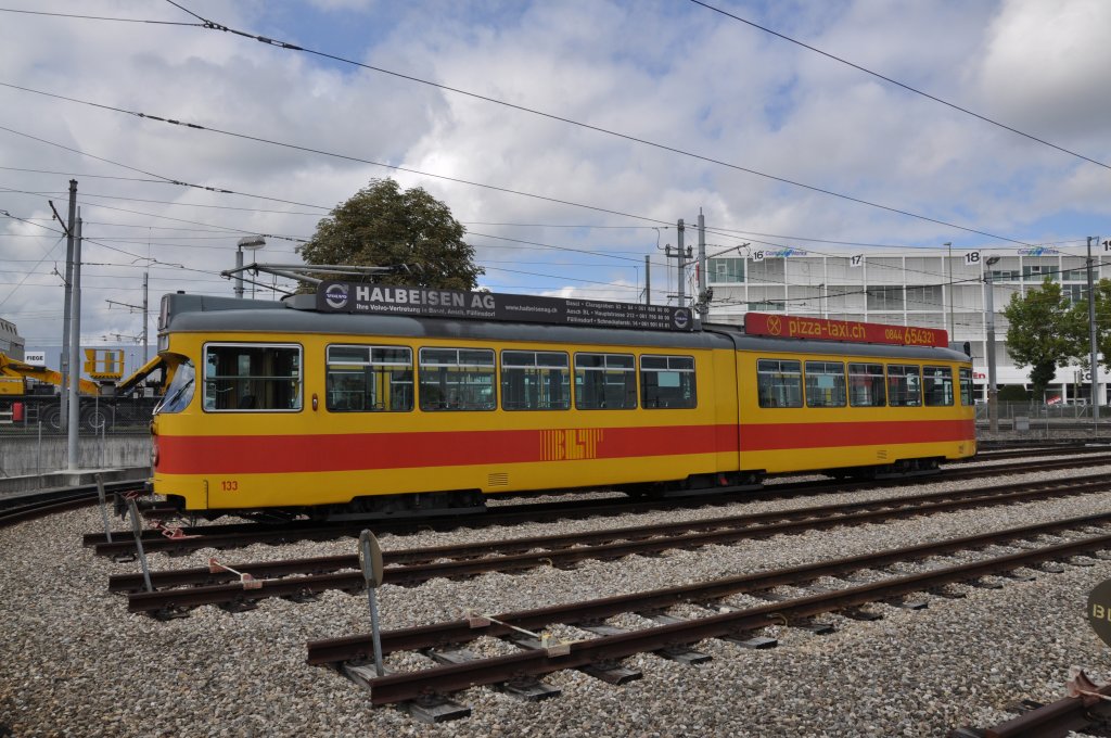 Dwag mit der Betriebsnummer 133 (ex BVB 633) auf dem Hof des Depot Ruchfeld. Die Aufnahme stammt vom 16.08.2011.