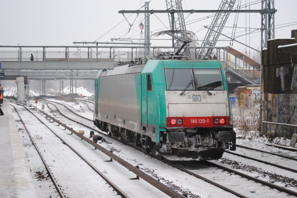 Durcfahrt am 07.12.2010 Richtung Vnk-Kurve hier am Bf Ostkreuz