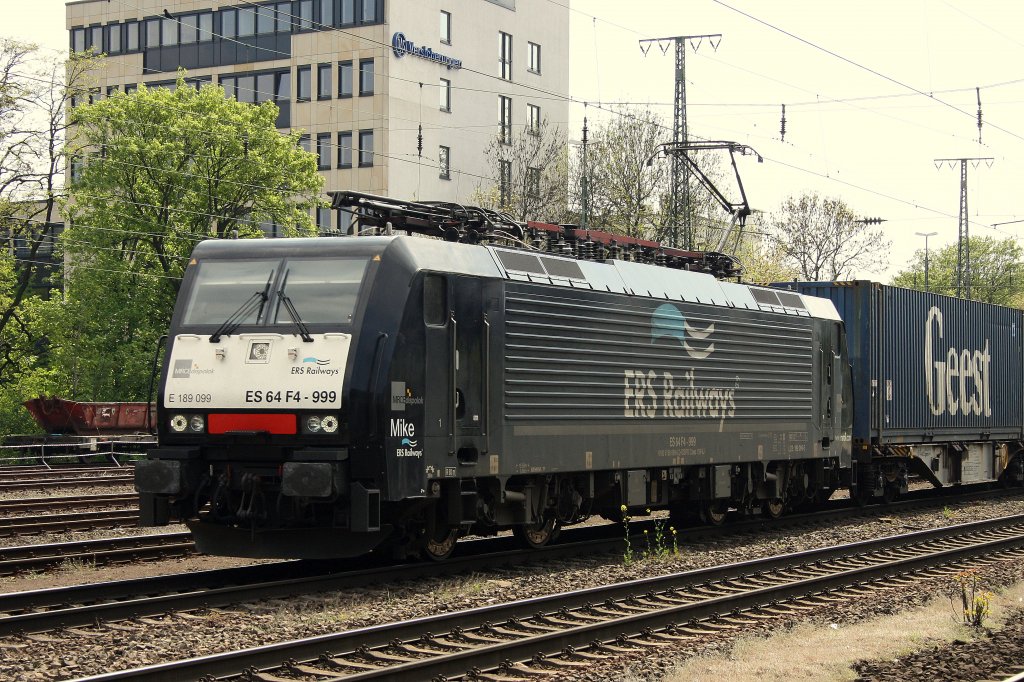 Durch K�ln West kam am 17.04.2011 die 189 099. 