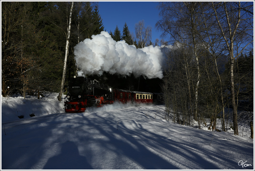 Durch das winterliche Selketal, dampft 99 7232 mit dem HSB Zug 8961 von Gernrode nach Harzgerode. 
Harzgerode 5.3.2013
