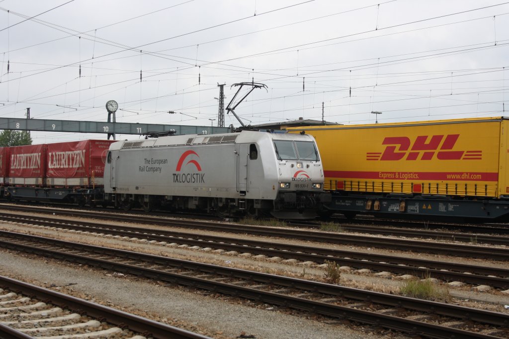 Durchfahrt in Mnchen - Laim Rbf am 13.06.10: 185 531-1  TXLOGISTIK  mit ihrem GZ Richtung Osten.