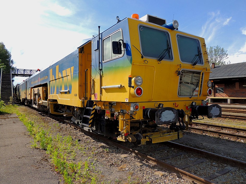 Dynamic-Stopfexpress SKL X 9981 9123 010-6 (Type 09-4X Dynamic; Maschinennr.3274; Bj2007) wartet am Bhf. Ried auf den nchsten Einsatz; 120509