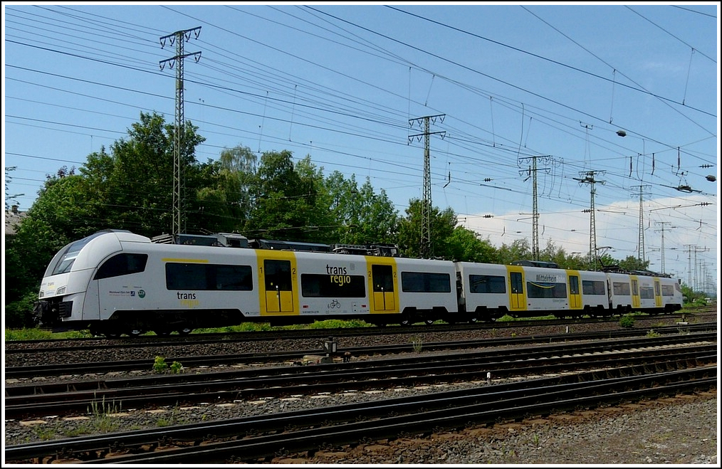 Dynamische Vorbeifahrt des Trans regio 460 504-4 an dem DB Museumsgelnde in Koblenz-Ltzel. 22.05.2011 (Hans) 