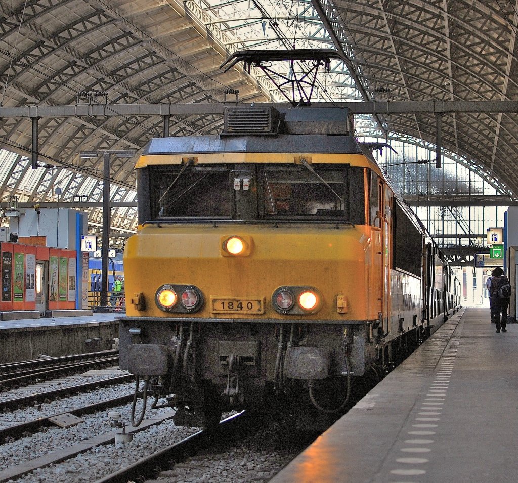 E 1840 zieht am 06.09 2010 die letzte DDM 1 von Amsterdam nach Den Haag, die serie 1800 und die DDM 1 sind zur seite gestellt und stehen heute am Dijksgracht in Amsterdam !