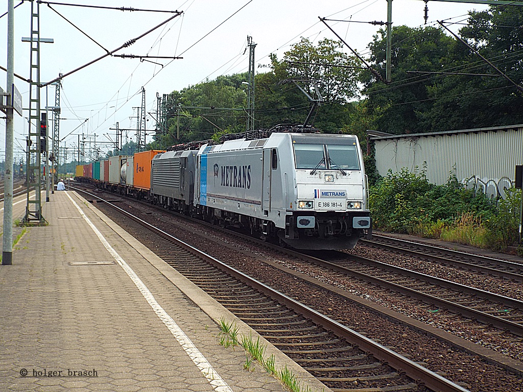 E 186 181-4 fuhr als vorspannlok eines intermodal am 26.07.13 durch hh-harburg