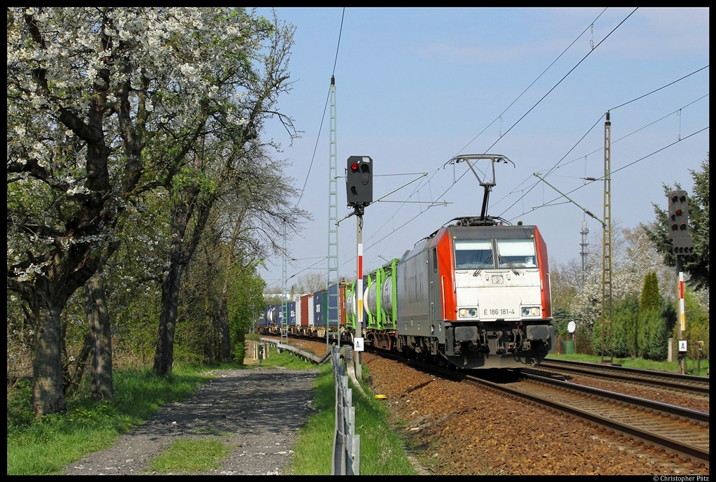 E 186 181-4 von METRANS fhrt am 20.04.2012 mit einem Containerzug durch Dresden-Stetzsch.
