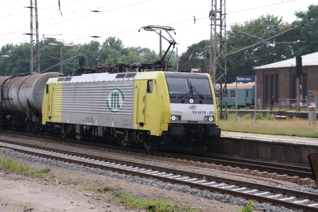 E 189 - 203 / ITL am 8.6.2011 in Bernau mit Kesselzug Richtung Angerm�nde / Stendell