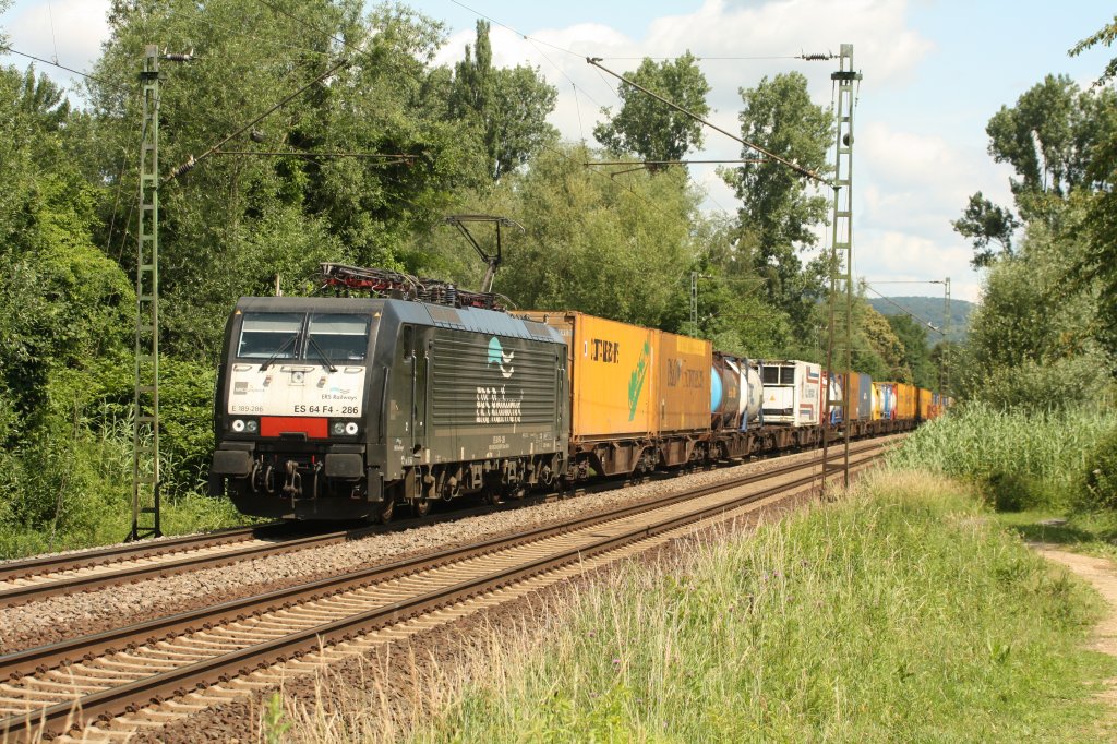 E 189 286 fuhr am 11.06.11 durch Unkel.